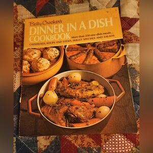 VTG Hard Cover Coil Bound Betty Crocker's Dinner in a Dish CookBook Illustrated